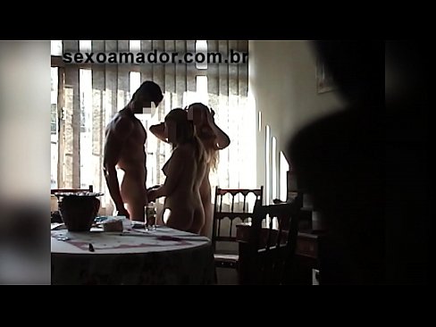 ❤️ Amigos sexuais convidam um homem gigante e um ménage à trois com ele ❤ Porno em pt.pornma-com.ru
